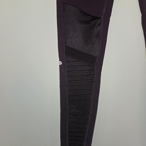 ALO Leggings Moto - Picture 6 of 11